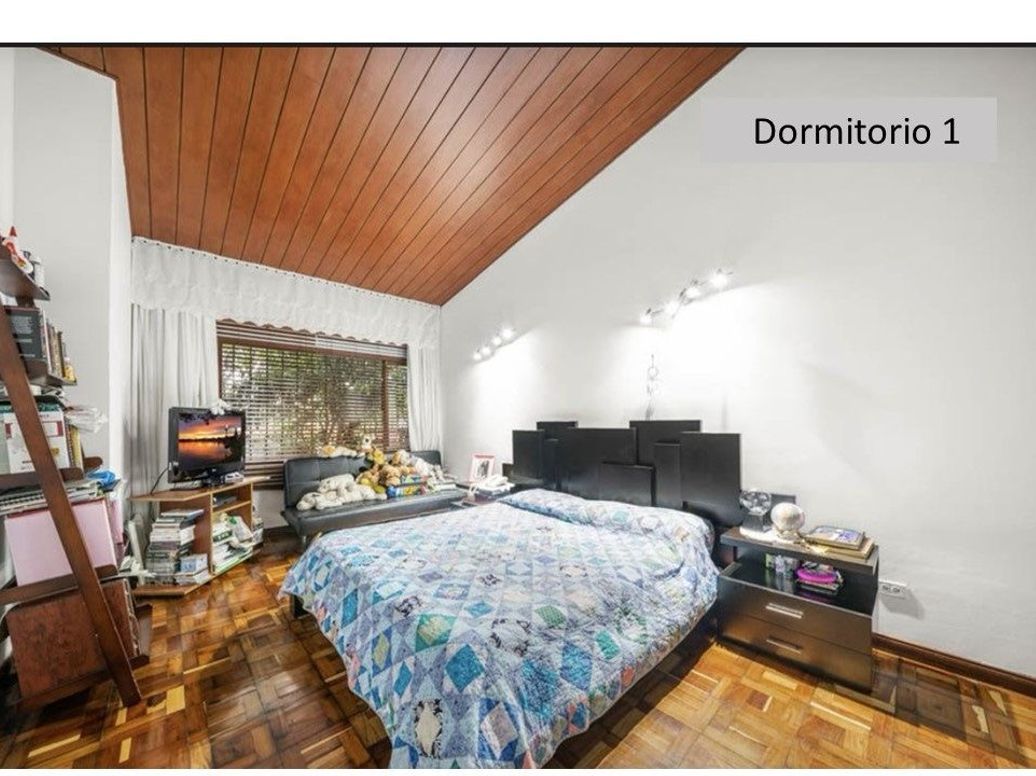 Casa de 5 alcobas en arriendo en Santa Barbara Alta, Bogotá, 450 m² · foto 10 de 15