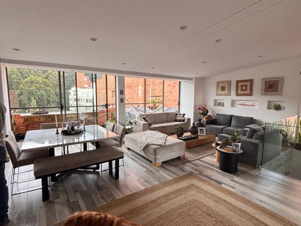Apartamento de 3 alcobas en venta en Ginebra Norte, Bogotá, 254 m² · foto 2 de 9