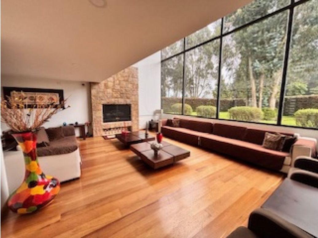 Casa de 5 alcobas en venta en Guaymaral, Bogotá, 440 m² · foto 4 de 20