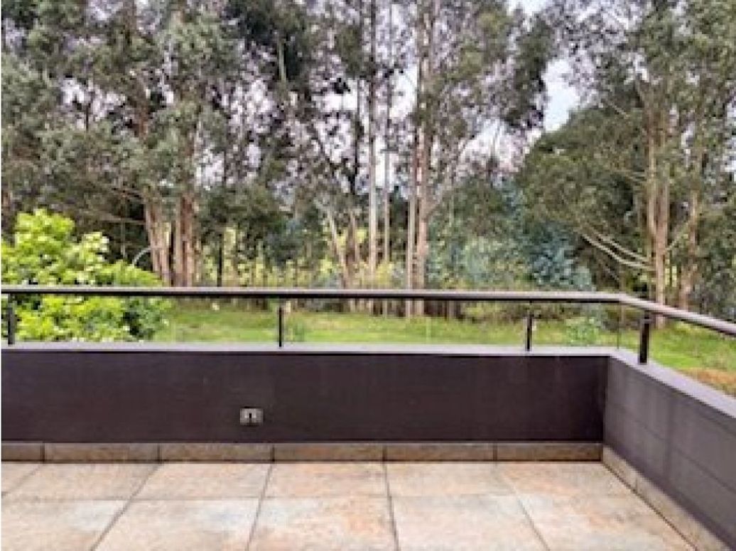 Casa de 5 alcobas en venta en Guaymaral, Bogotá, 440 m² · foto 3 de 20