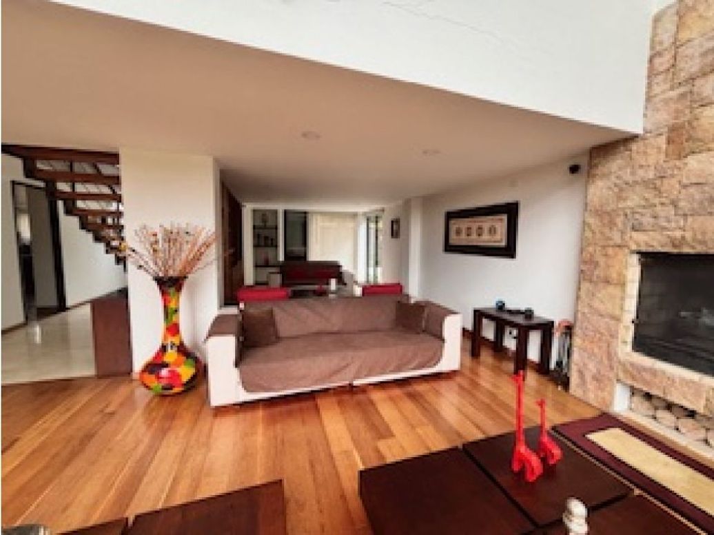 Casa de 5 alcobas en venta en Guaymaral, Bogotá, 440 m² · foto 6 de 20