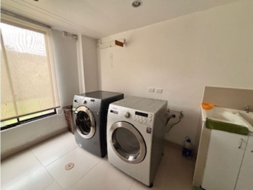 Casa de 5 alcobas en venta en Guaymaral, Bogotá, 440 m² · foto 18 de 20