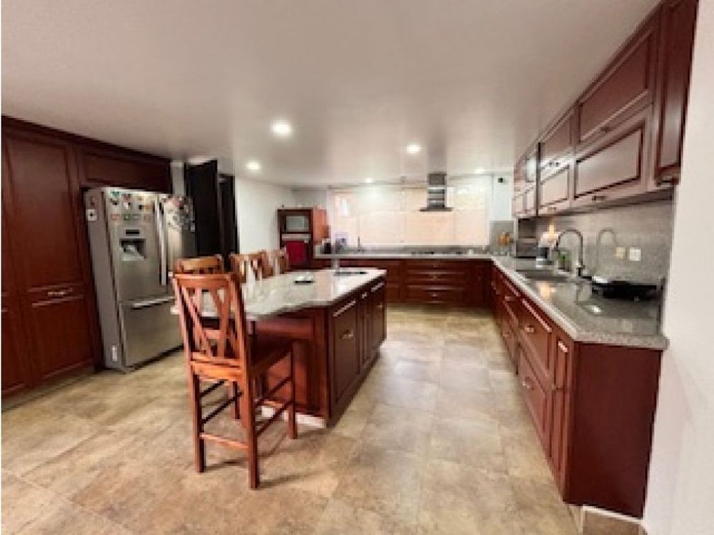 Casa de 5 alcobas en venta en Guaymaral, Bogotá, 440 m² · foto 9 de 20