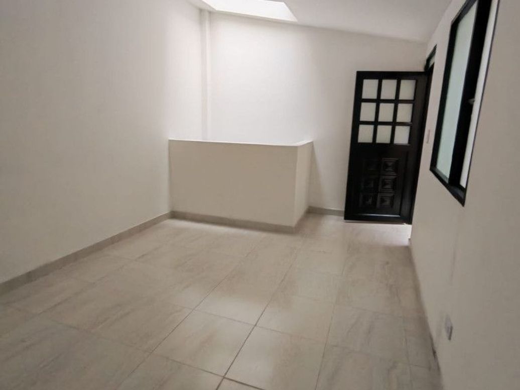 Casa de 8 alcobas en venta en Super Manzana 12, Bogotá · foto 9 de 18
