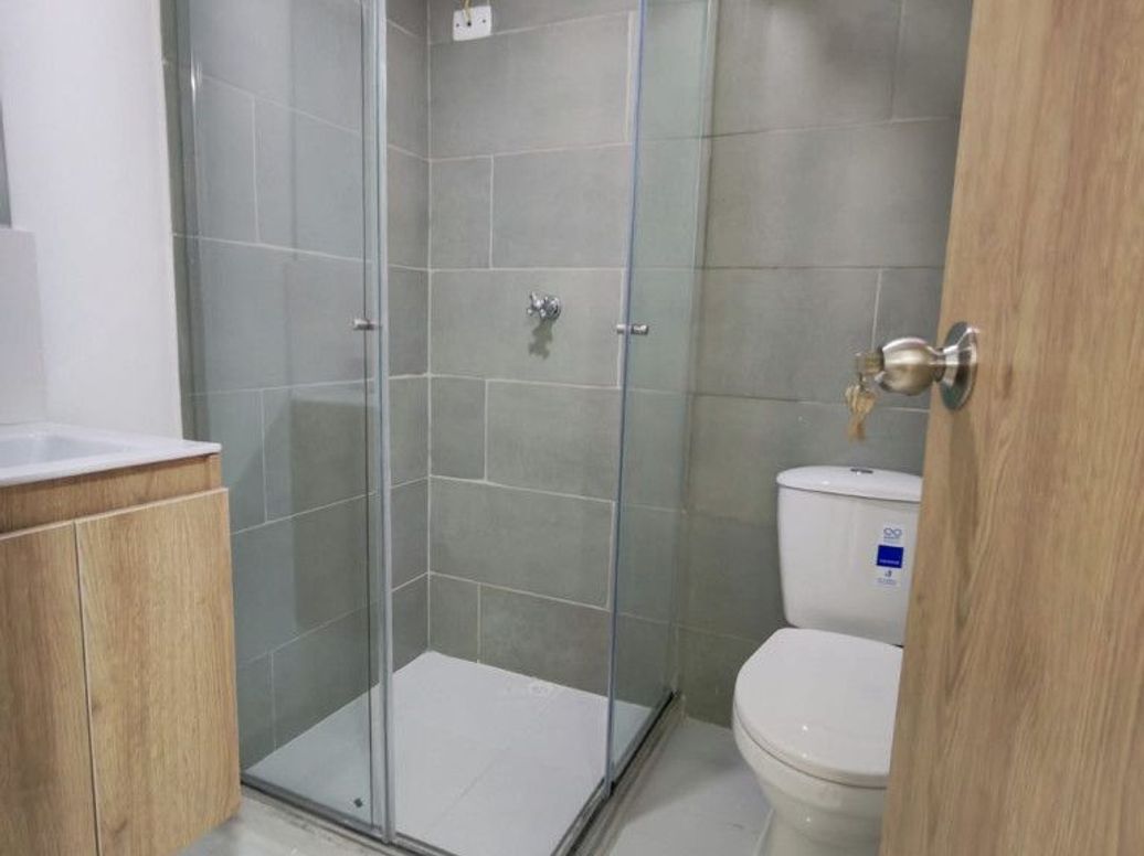 Casa de 8 alcobas en venta en Super Manzana 12, Bogotá · foto 13 de 18