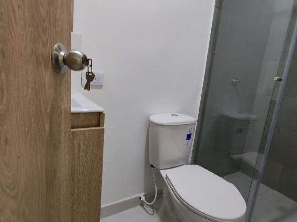 Casa de 8 alcobas en venta en Super Manzana 12, Bogotá · foto 8 de 18