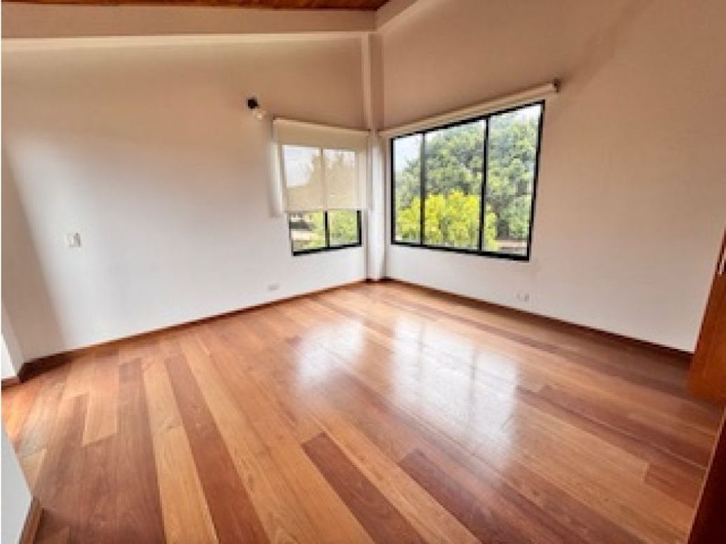 Casa de 7 alcobas en venta en Guaymaral, Bogotá, 515 m² · foto 15 de 20