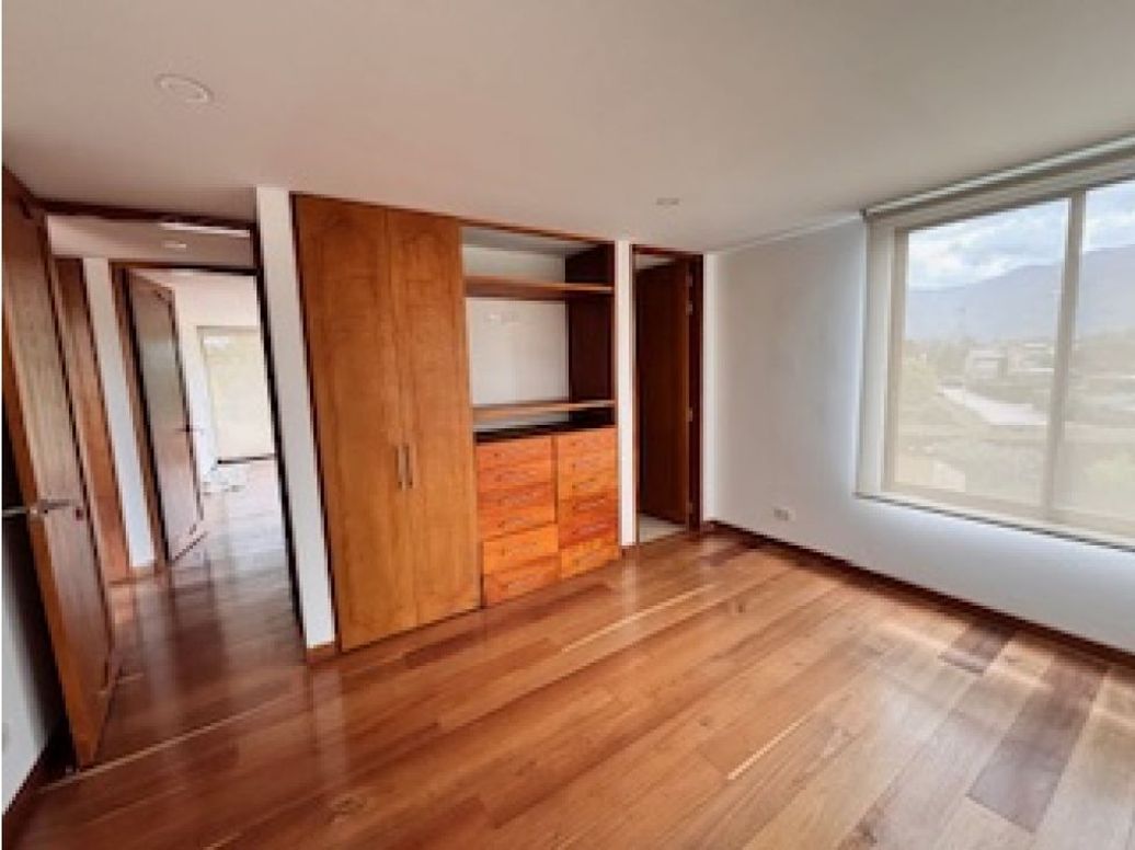 Casa de 7 alcobas en venta en Guaymaral, Bogotá, 515 m² · foto 12 de 20
