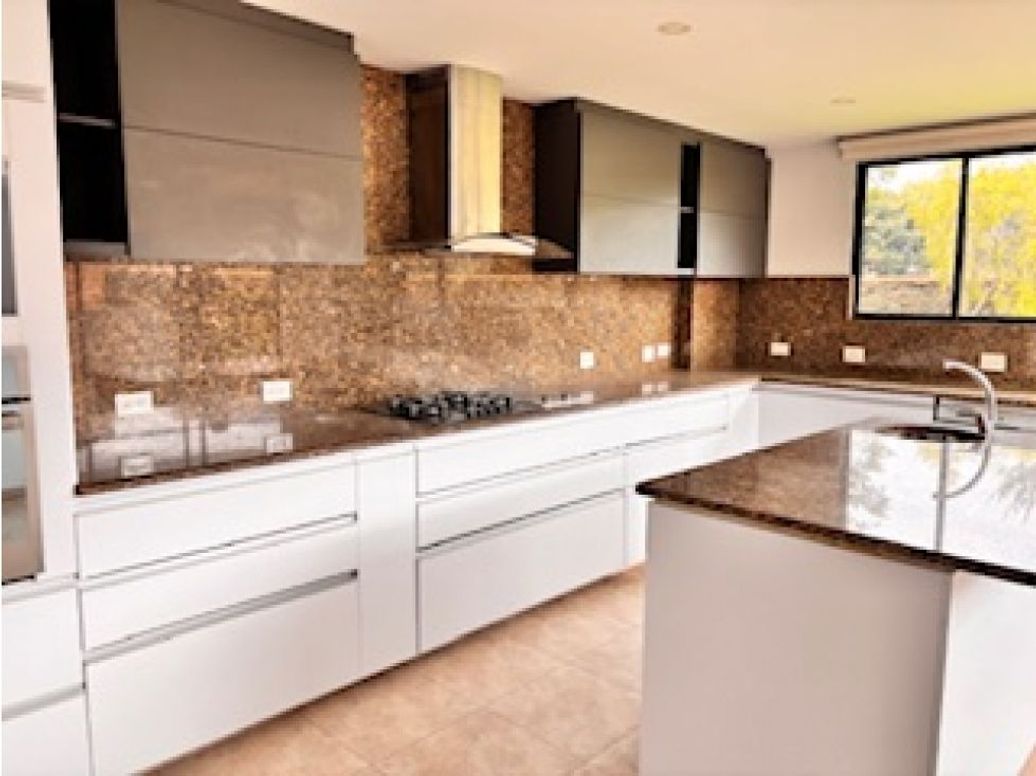Casa de 7 alcobas en venta en Guaymaral, Bogotá, 515 m² · foto 3 de 20