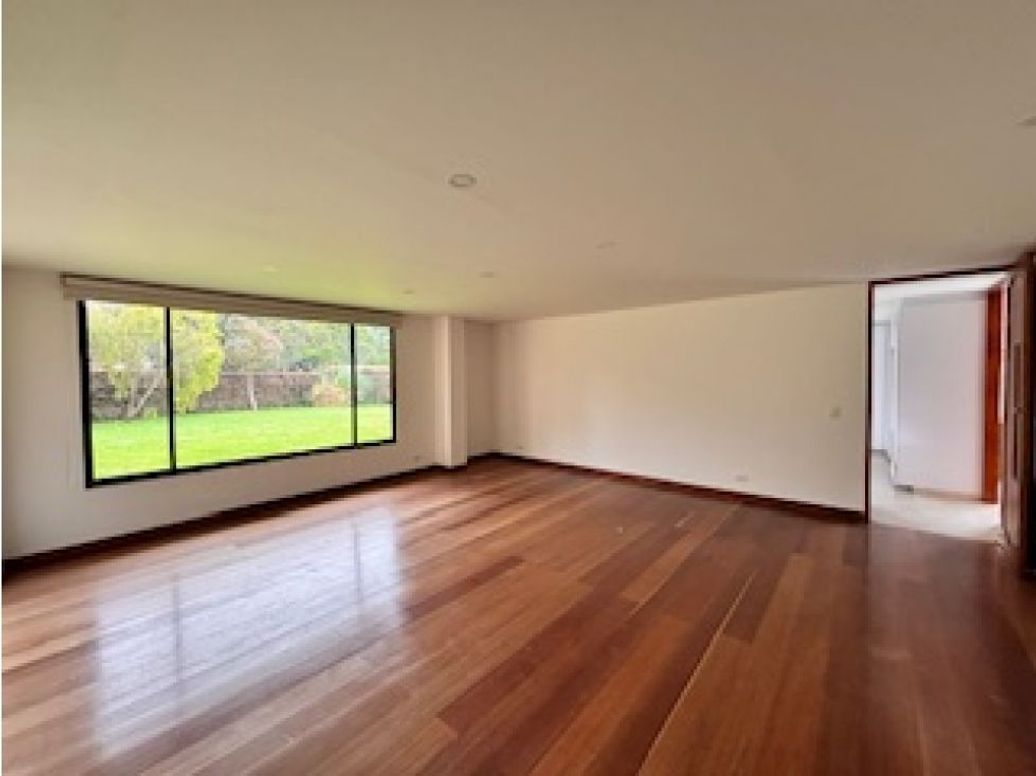 Casa de 7 alcobas en venta en Guaymaral, Bogotá, 515 m² · foto 5 de 20