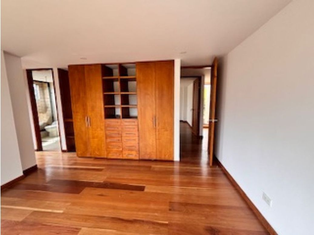 Casa de 7 alcobas en venta en Guaymaral, Bogotá, 515 m² · foto 13 de 20