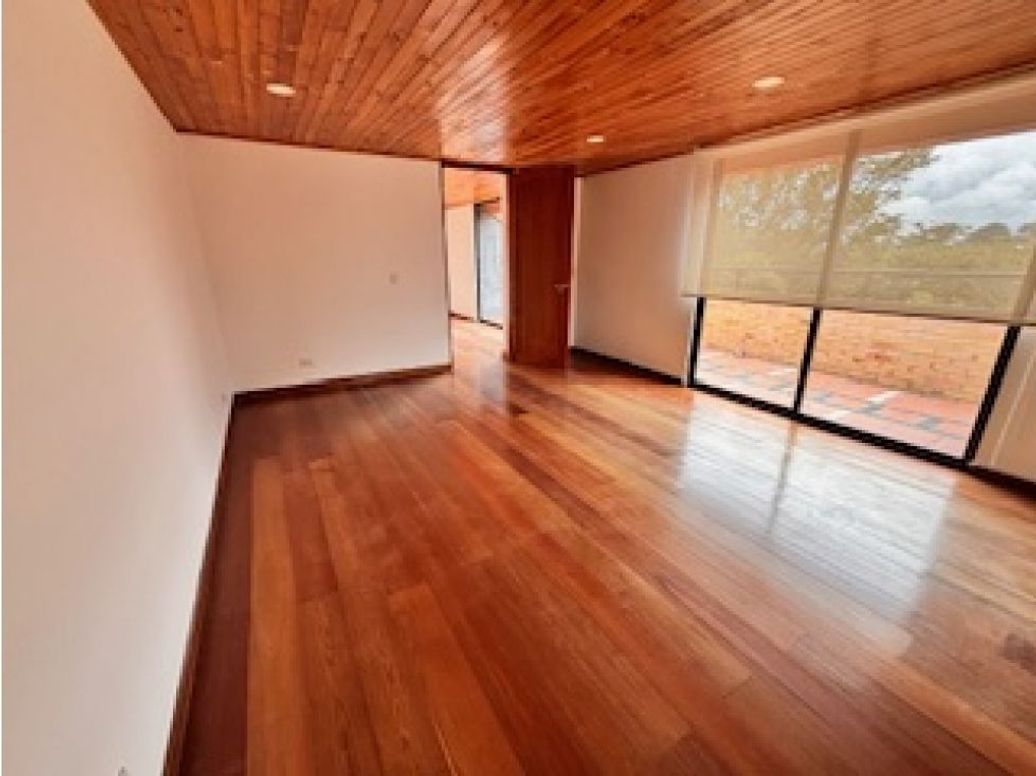 Casa de 7 alcobas en venta en Guaymaral, Bogotá, 515 m² · foto 19 de 20