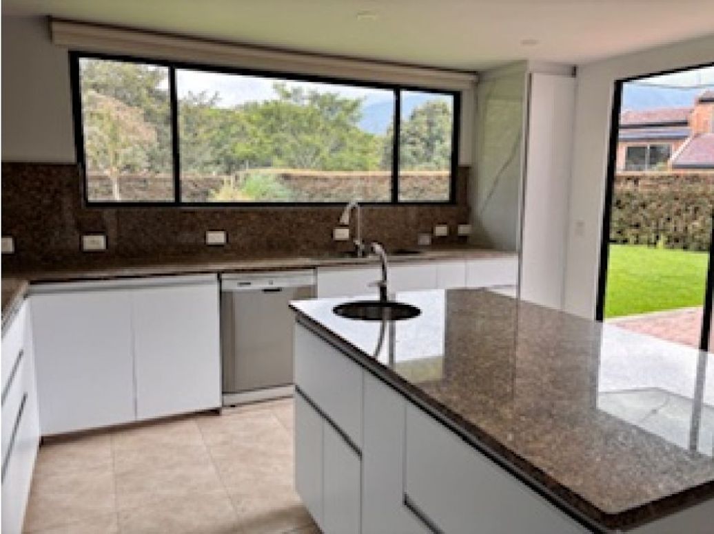 Casa de 7 alcobas en venta en Guaymaral, Bogotá, 515 m² · foto 4 de 20