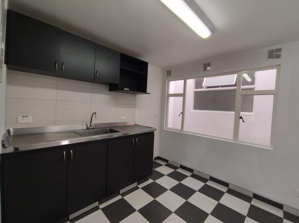 Casa de 12 alcobas en venta en Santa Ana Occidental, Bogotá, 500 m² · foto 13 de 20
