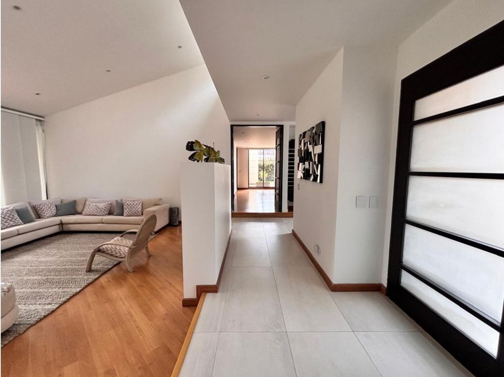 Casa de 4 alcobas en venta en Guaymaral, Bogotá, 312 m² · foto 5 de 18
