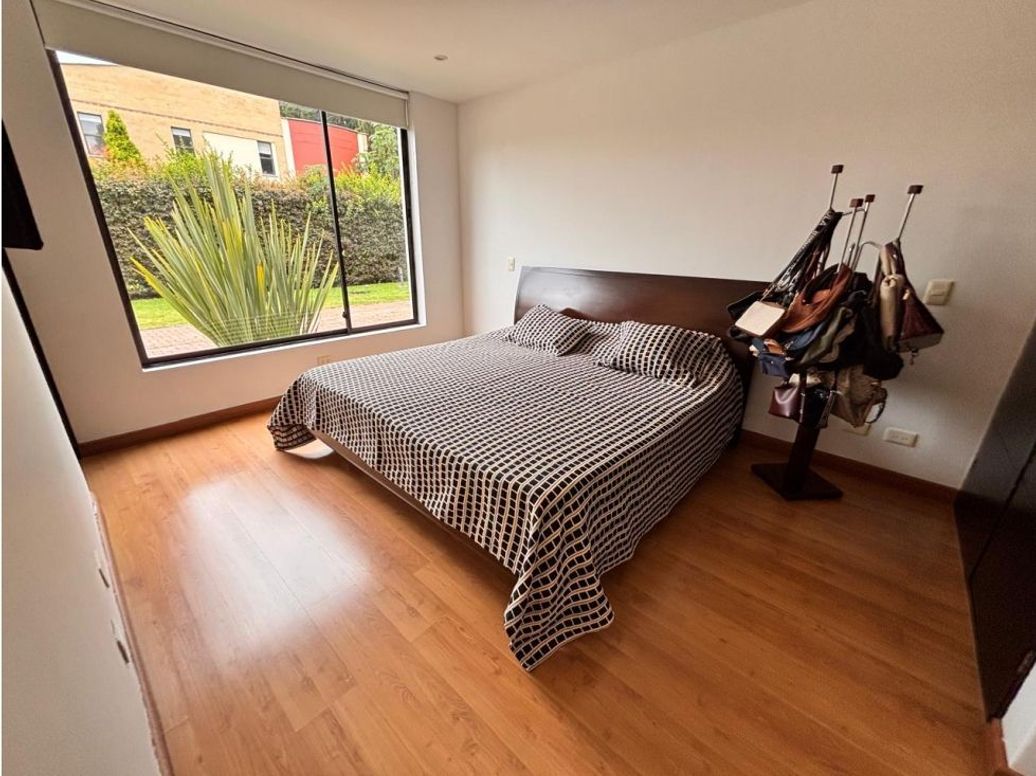 Casa de 4 alcobas en venta en Guaymaral, Bogotá, 312 m² · foto 14 de 18