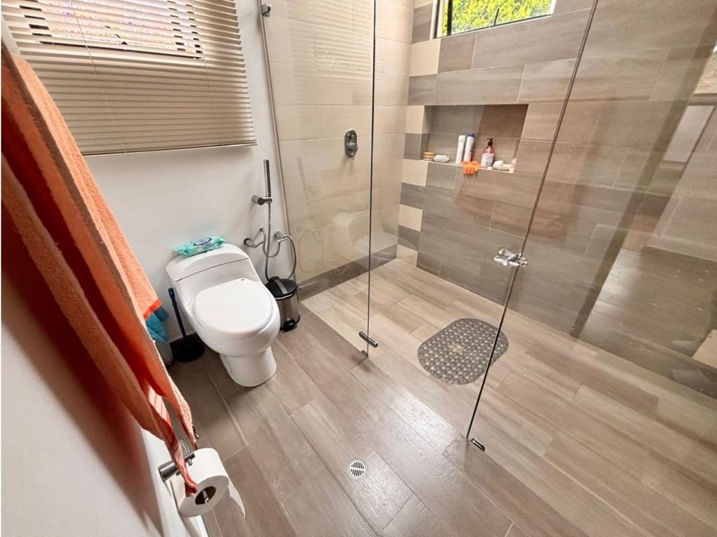 Casa de 4 alcobas en venta en Guaymaral, Bogotá, 312 m² · foto 17 de 18