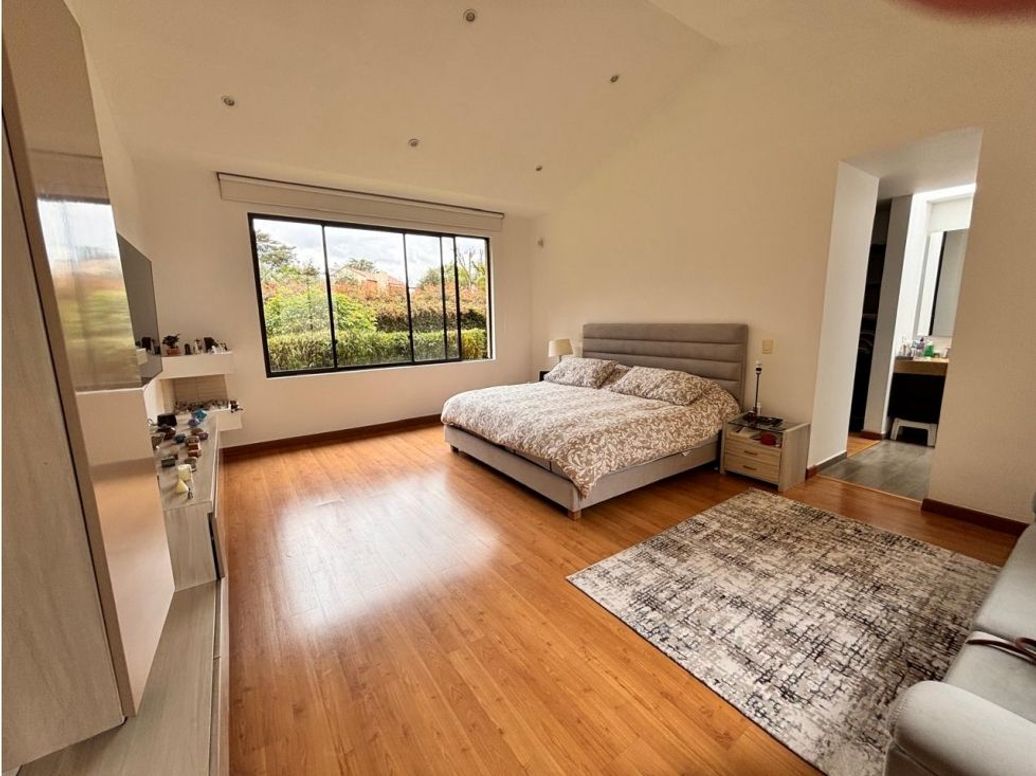Casa de 4 alcobas en venta en Guaymaral, Bogotá, 312 m² · foto 16 de 18