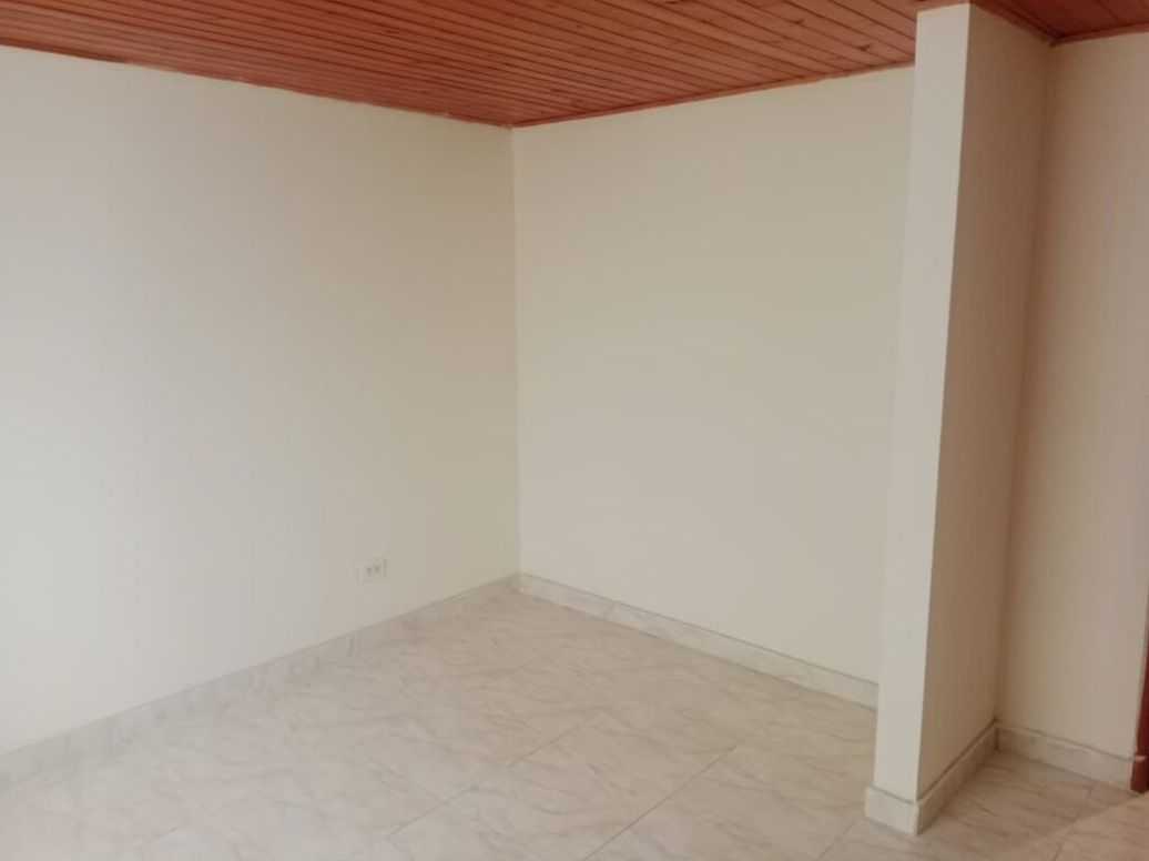 Casa de 4 alcobas en venta en Castilla, Bogotá, 80 m² · foto 4 de 20