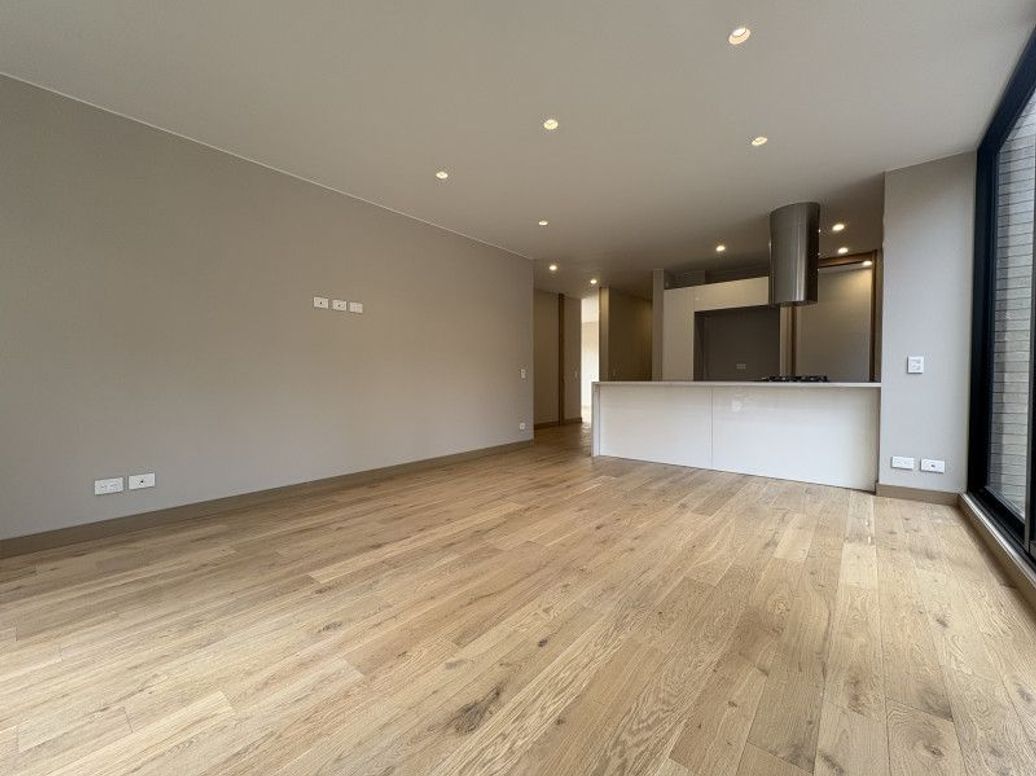 Apartamento de 2 alcobas en venta en El Retiro, Bogotá, 89 m² · foto 2 de 17