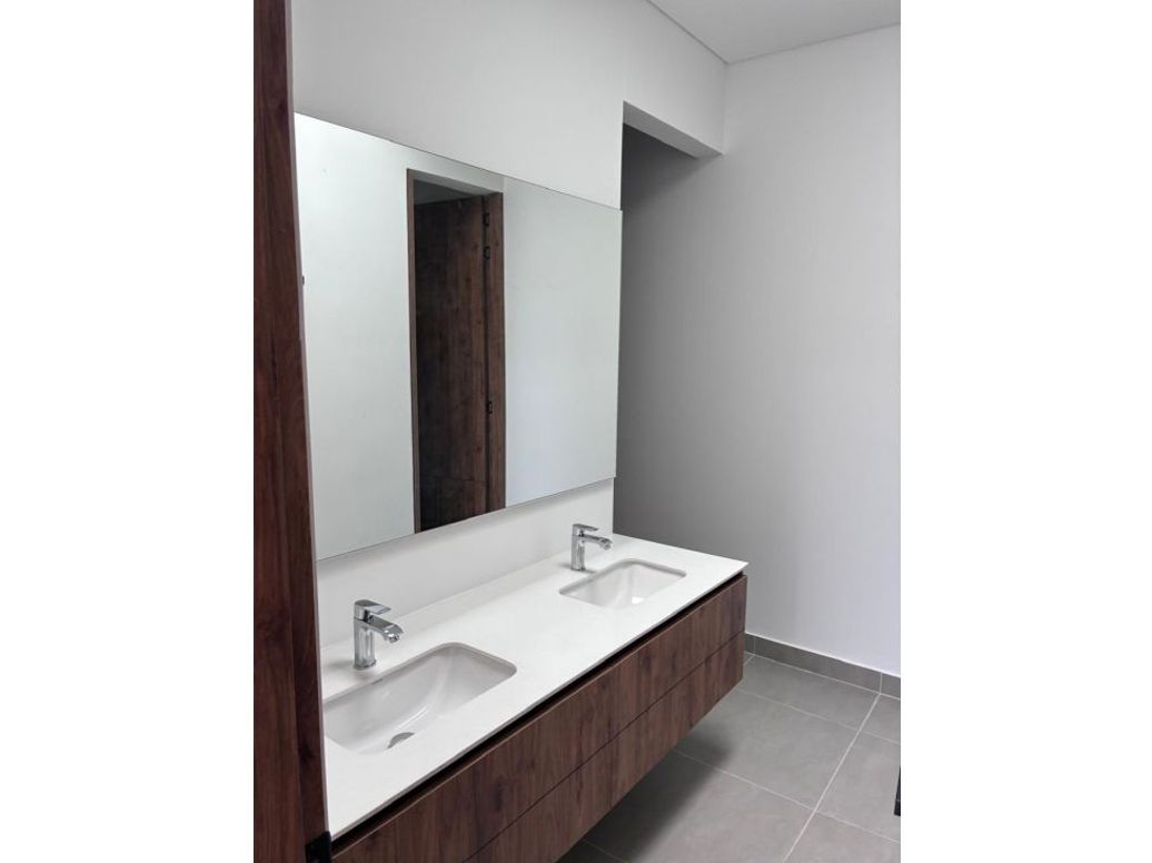 Apartamento de 3 alcobas en venta en Chicó Navarra, Bogotá, 172 m² · foto 13 de 20