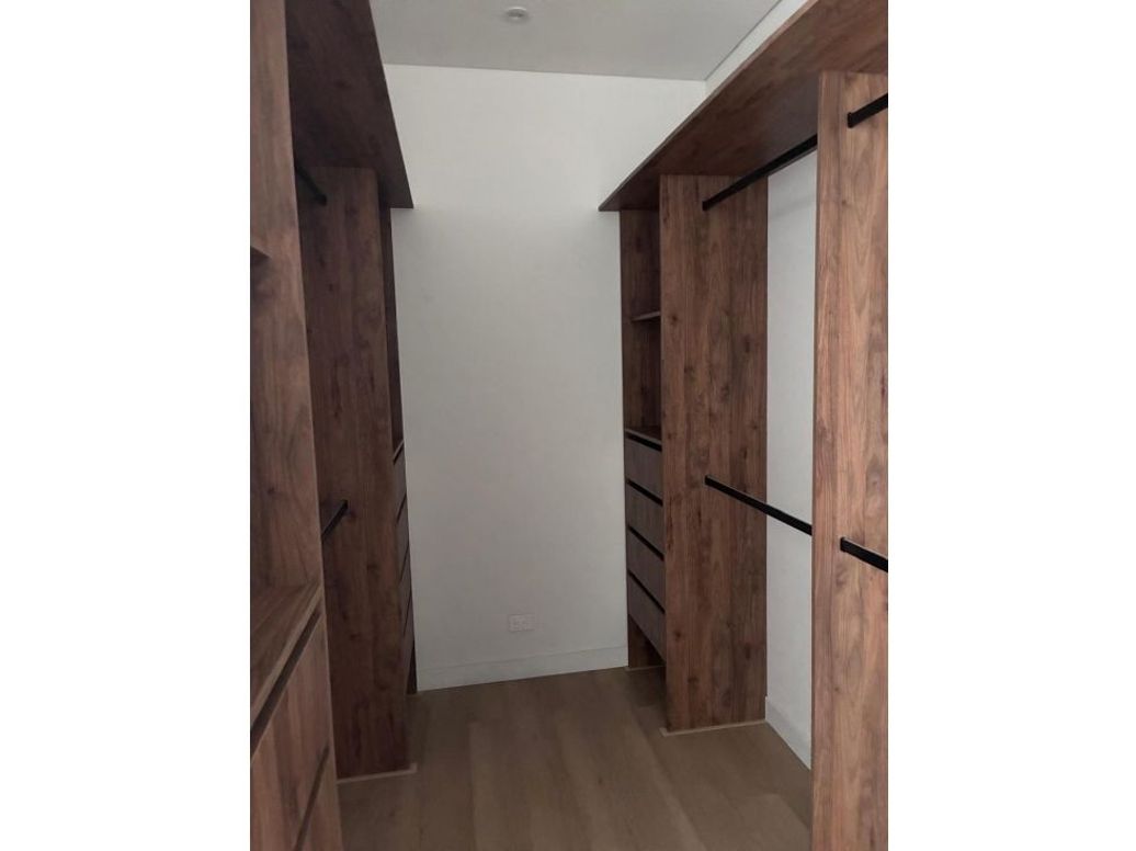 Apartamento de 3 alcobas en venta en Chicó Navarra, Bogotá, 172 m² · foto 5 de 20