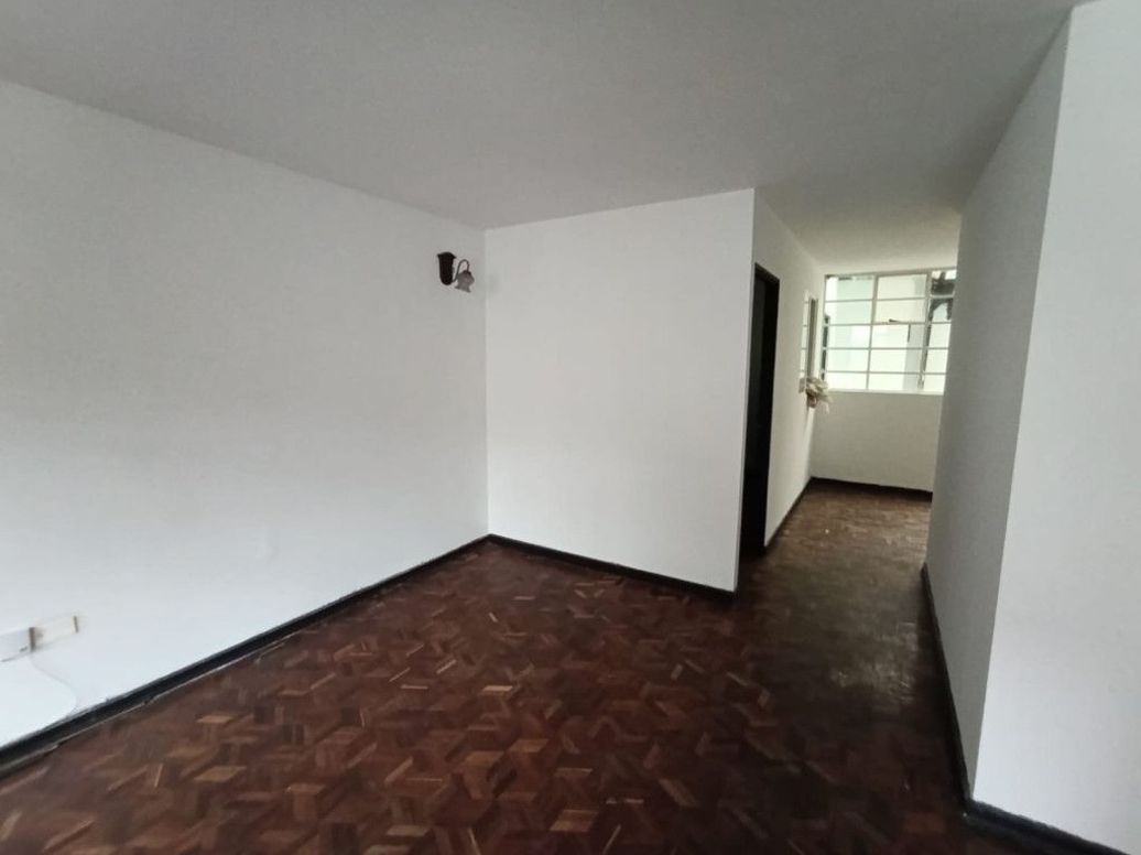 Casa de 5 alcobas en venta en Bellavista Occidental, Bogotá, 300 m² · foto 4 de 18