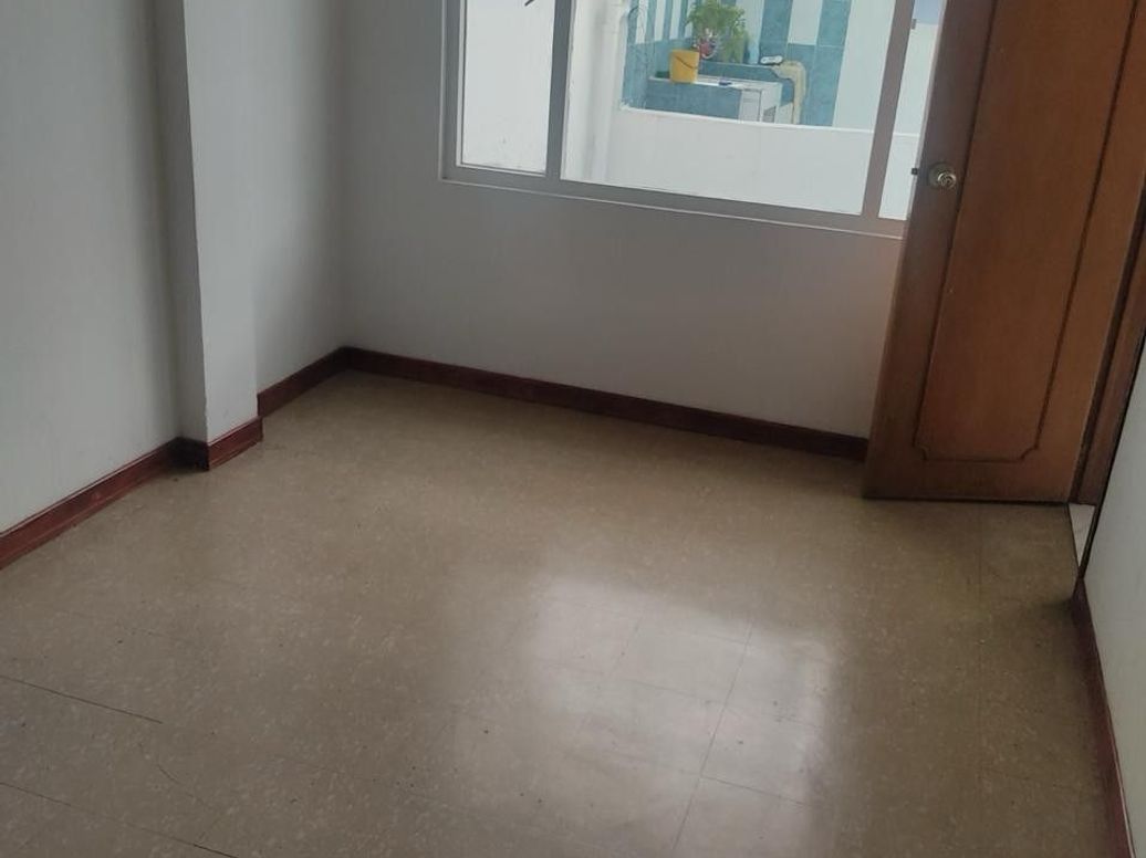 Casa de 9 alcobas en venta en Paris, Bogotá, 300 m² · foto 6 de 10