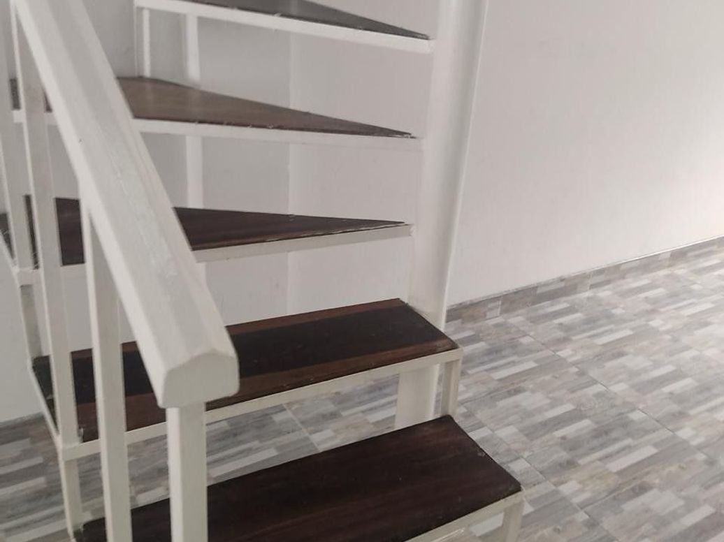 Casa de 9 alcobas en venta en Paris, Bogotá, 300 m² · foto 9 de 10
