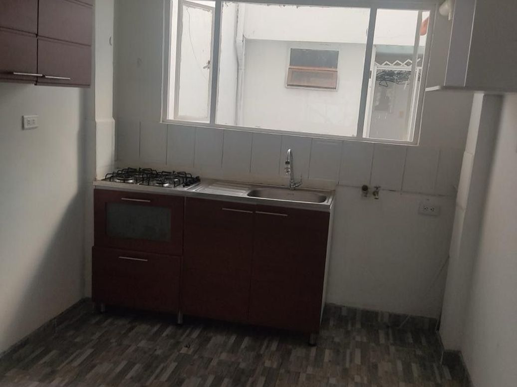 Casa de 9 alcobas en venta en Paris, Bogotá, 300 m² · foto 5 de 10