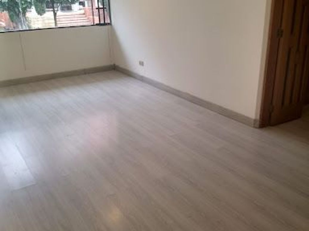 Apartamento de 2 alcobas en venta en Chicó Navarra, Bogotá, 63 m² · foto 3 de 13