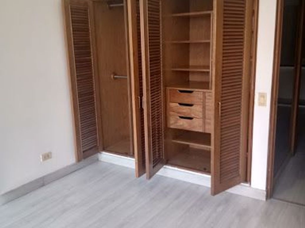 Apartamento de 2 alcobas en venta en Chicó Navarra, Bogotá, 63 m² · foto 5 de 13