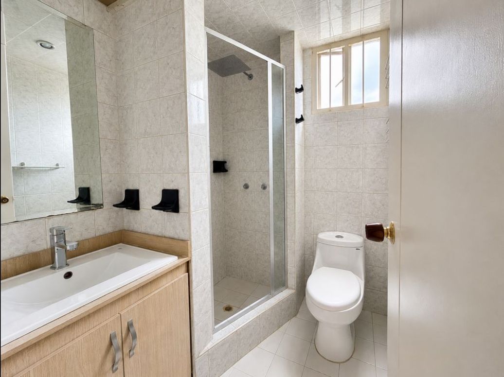 Apartamento de 3 alcobas en venta en San Patricio, Bogotá, 121 m² · foto 2 de 13