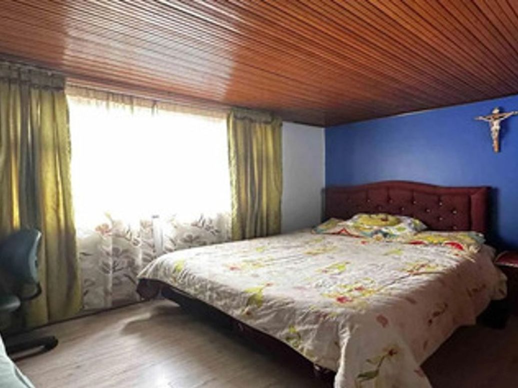 Casa de 5 alcobas en venta en Versalles, Bogotá, 350 m² · foto 11 de 13