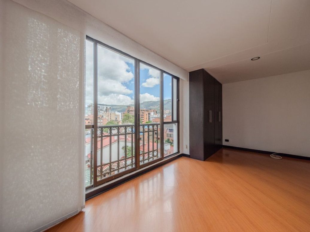 Apartamento de 4 alcobas en venta en San Patricio, Bogotá, 212 m² · foto 15 de 20