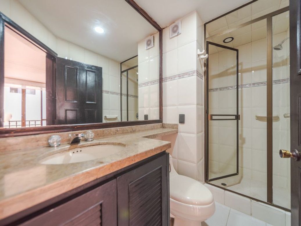Apartamento de 4 alcobas en venta en San Patricio, Bogotá, 212 m² · foto 13 de 20