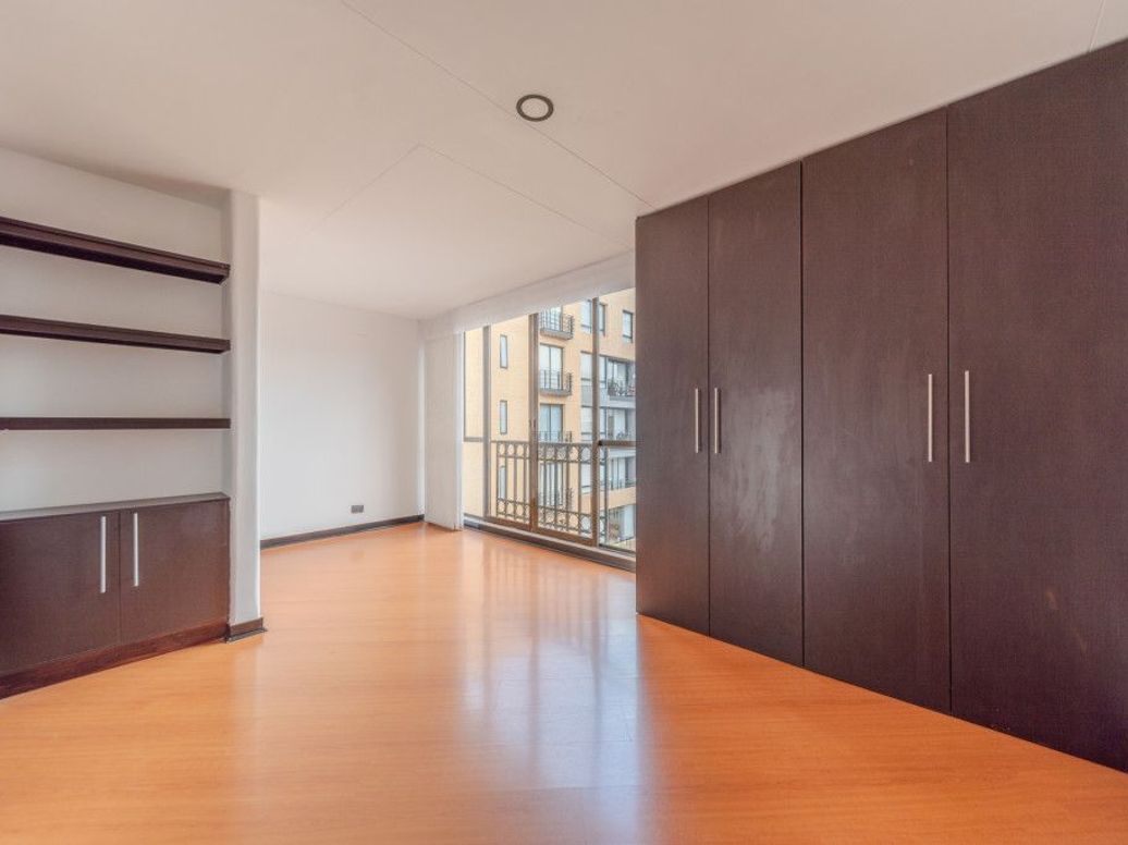 Apartamento de 4 alcobas en venta en San Patricio, Bogotá, 212 m² · foto 14 de 20