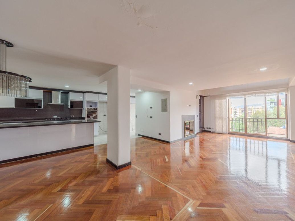 Apartamento de 4 alcobas en venta en San Patricio, Bogotá, 212 m² · foto 4 de 20