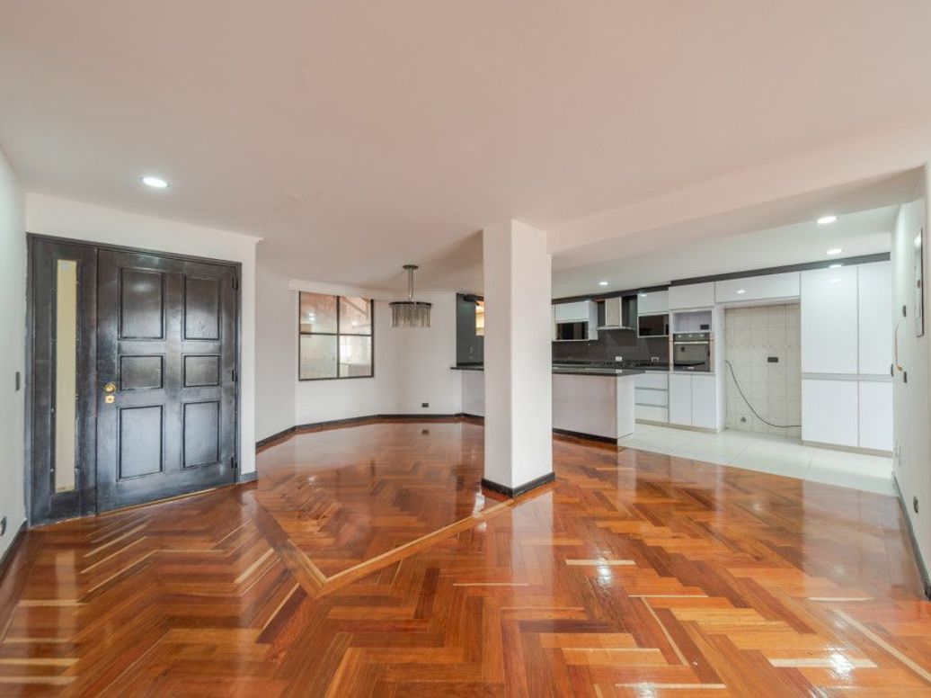 Apartamento de 4 alcobas en venta en San Patricio, Bogotá, 212 m² · foto 5 de 20