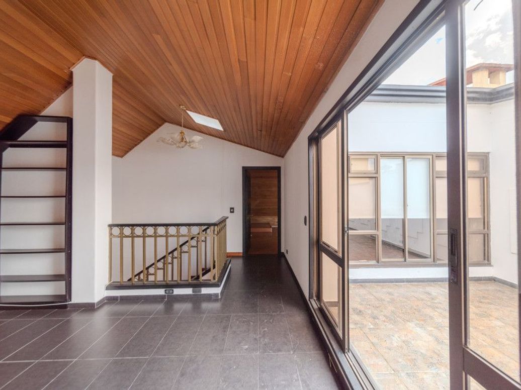 Apartamento de 4 alcobas en venta en San Patricio, Bogotá, 212 m² · foto 17 de 20