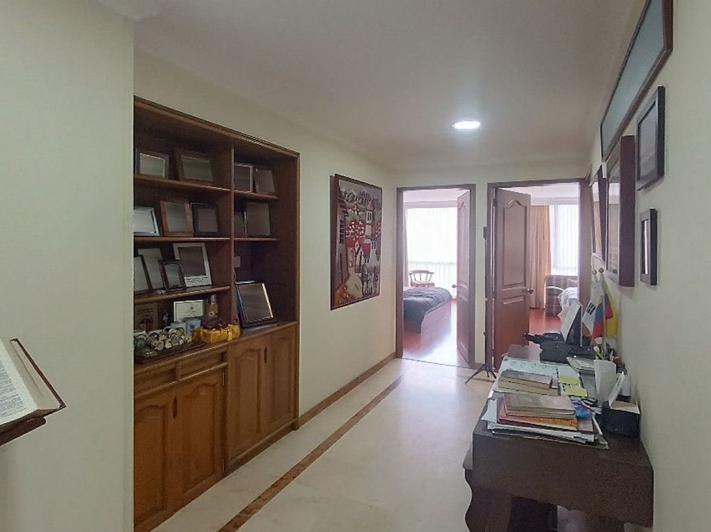 Apartamento de 3 alcobas en venta en Club De Los Lagartos, Bogotá, 154 m² · foto 16 de 20