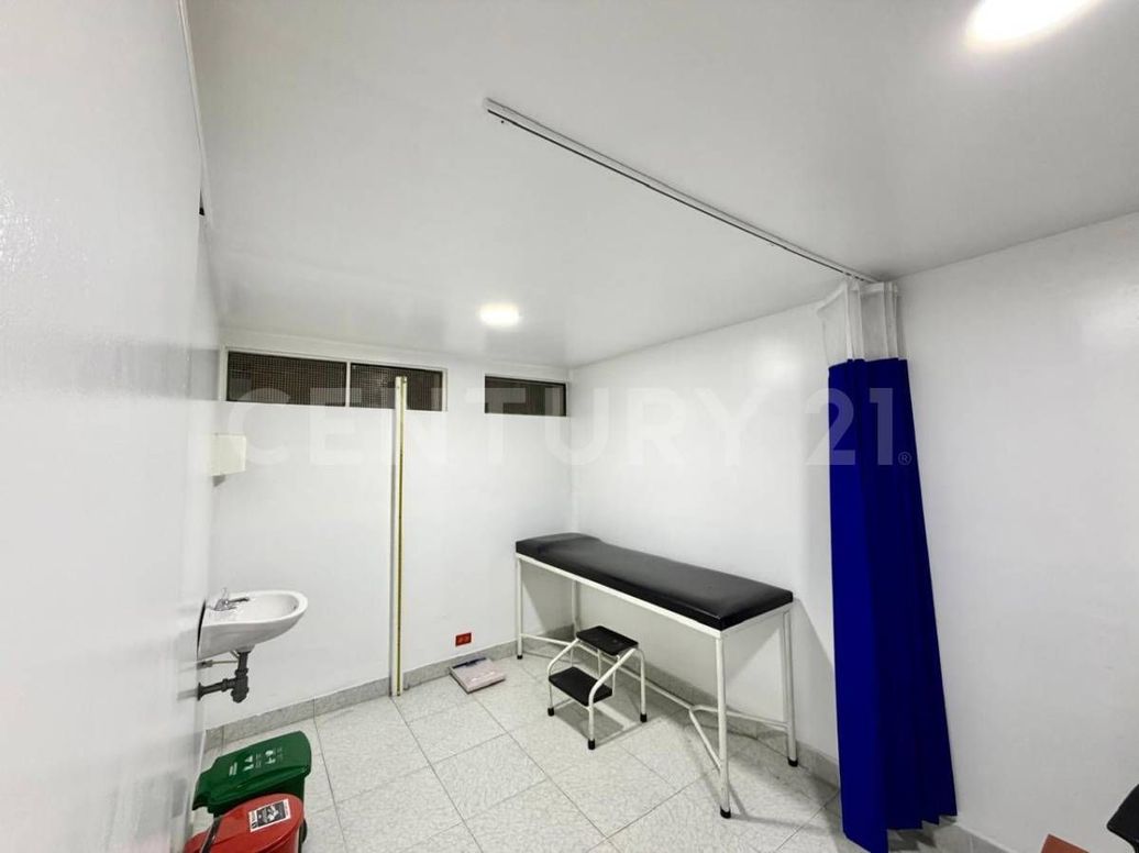Casa de 7 alcobas en venta en Lago Gaitán El Lago, Bogotá, 321 m² · foto 18 de 20
