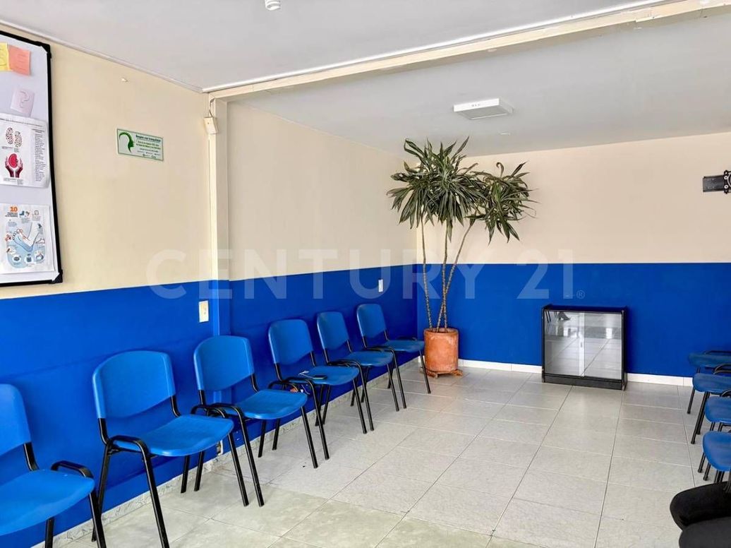 Casa de 7 alcobas en venta en Lago Gaitán El Lago, Bogotá, 321 m² · foto 3 de 20