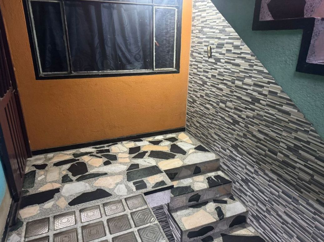 Casa de 11 alcobas en venta en Ciudad Jardín Sur, Bogotá, 246 m² · foto 13 de 14