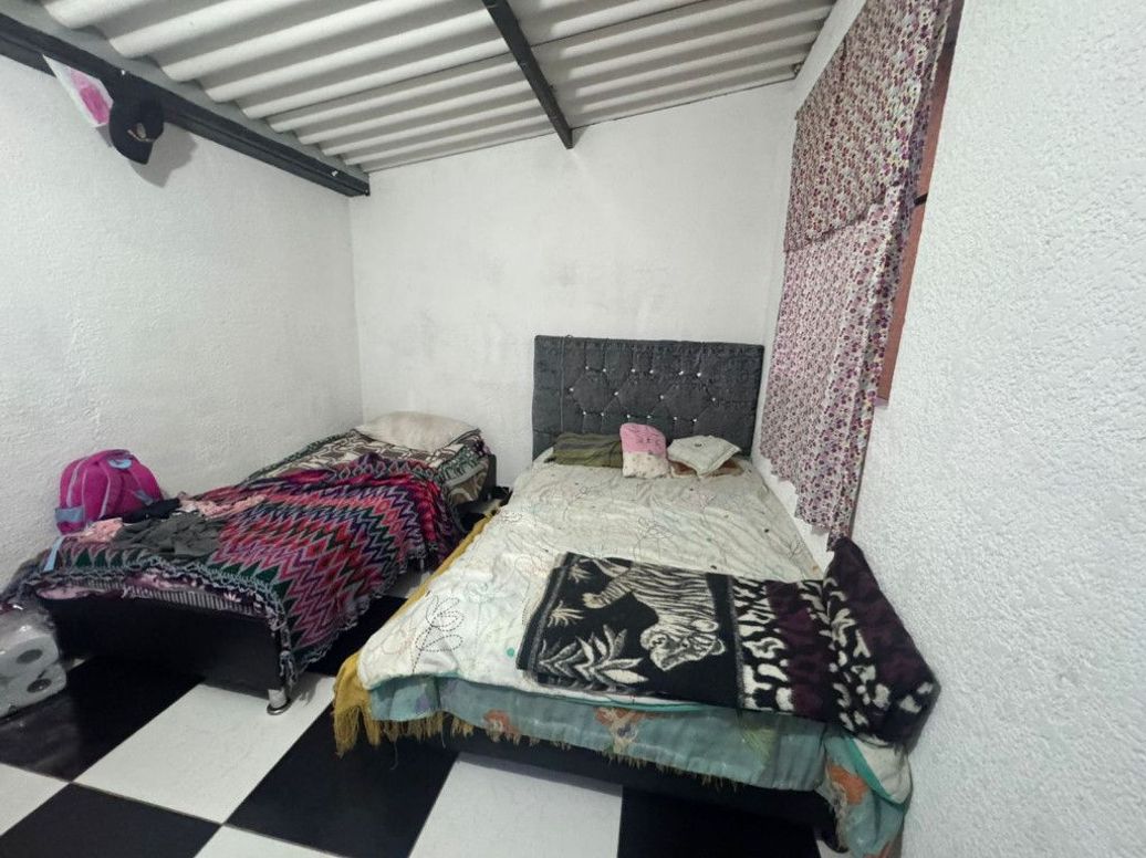 Casa de 11 alcobas en venta en Ciudad Jardín Sur, Bogotá, 246 m² · foto 8 de 14