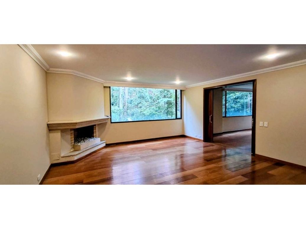 Apartamento de 3 alcobas en venta en Los Rosales, Bogotá, 265 m² · foto 3 de 20