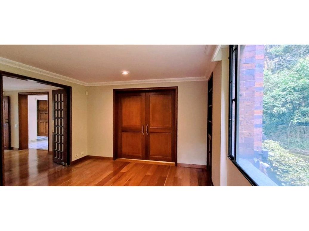 Apartamento de 3 alcobas en venta en Los Rosales, Bogotá, 265 m² · foto 6 de 20