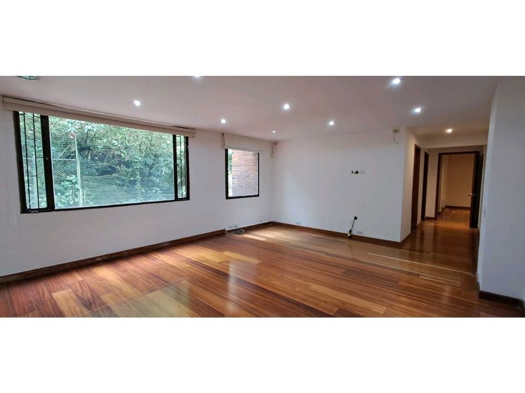 Apartamento de 3 alcobas en venta en Los Rosales, Bogotá, 265 m² · foto 16 de 20