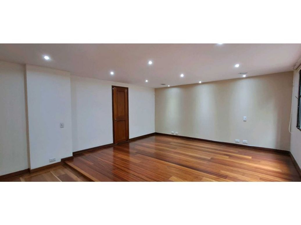 Apartamento de 3 alcobas en venta en Los Rosales, Bogotá, 265 m² · foto 15 de 20