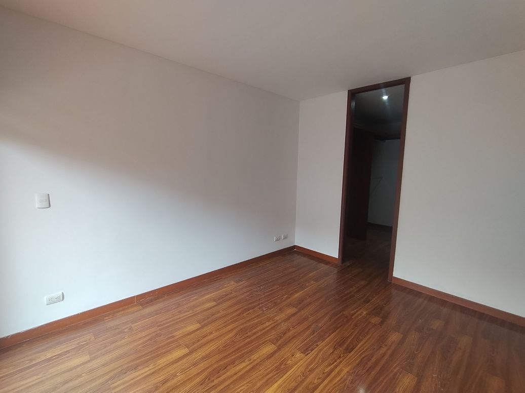Apartamento de 3 alcobas en venta en El Plan, Bogotá, 92 m² · foto 9 de 20